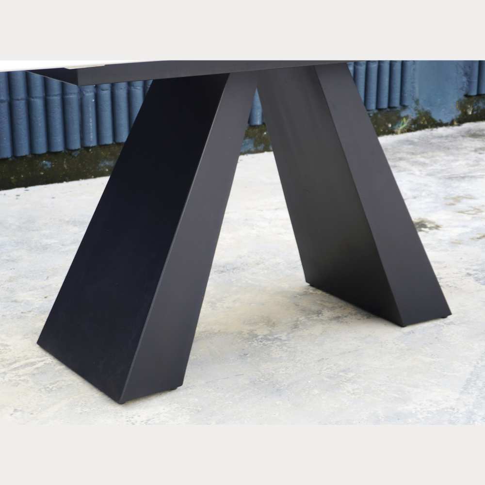 Moda Ceramic Dining Table