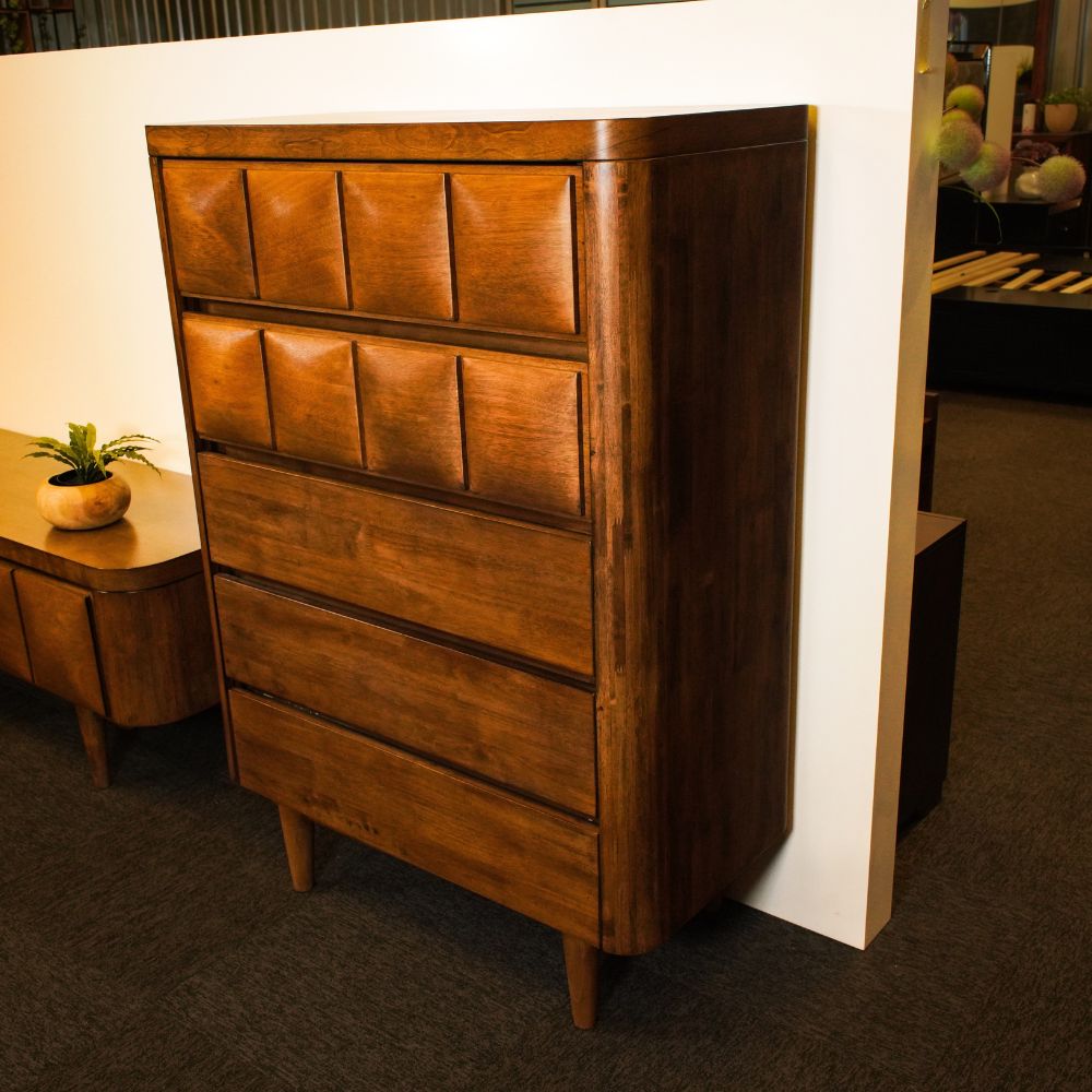 Bastia Chest of Drawers – Sleek Contemporary Storage | Grabit