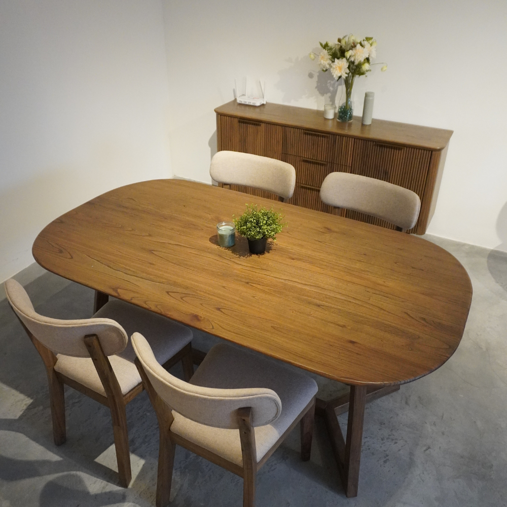 Sarek Dining Table