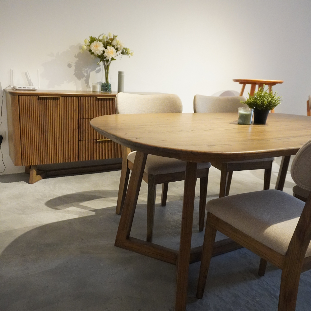 Sarek Dining Table