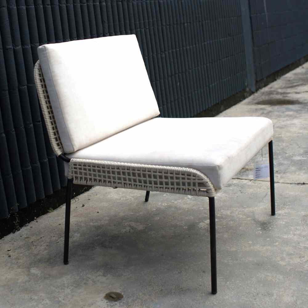 Puteh Armchair Semi-Outdoor | Top Patio Furniture Store | Grabit 